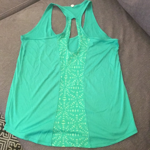 Under Armour Heat Gear tank top. - Picture 2 of 2